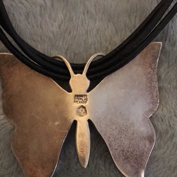 Silver butterfly pendant - Picture 2 of 2